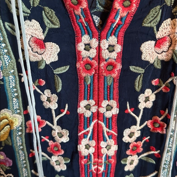 Johnny Was TALON Navy Floral Embroidered Tassel Blouse Size L - Picture 3 of 5